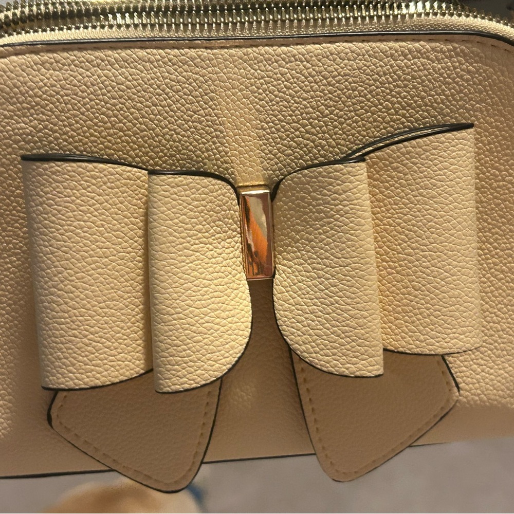 Elegant yellow Bow Accent Women's Bag